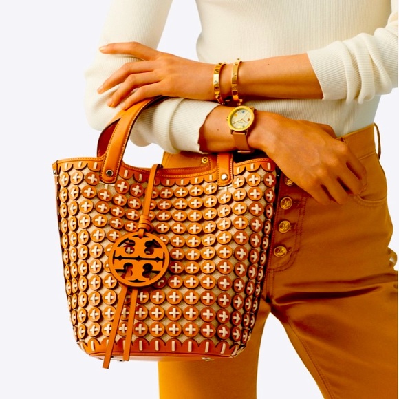 Tory Burch Handbags - LAST RARE TORY BURCH MILLER CHAINMAIL LARGE BUCKET BAG IN CAMELLO/IVORY XBODY